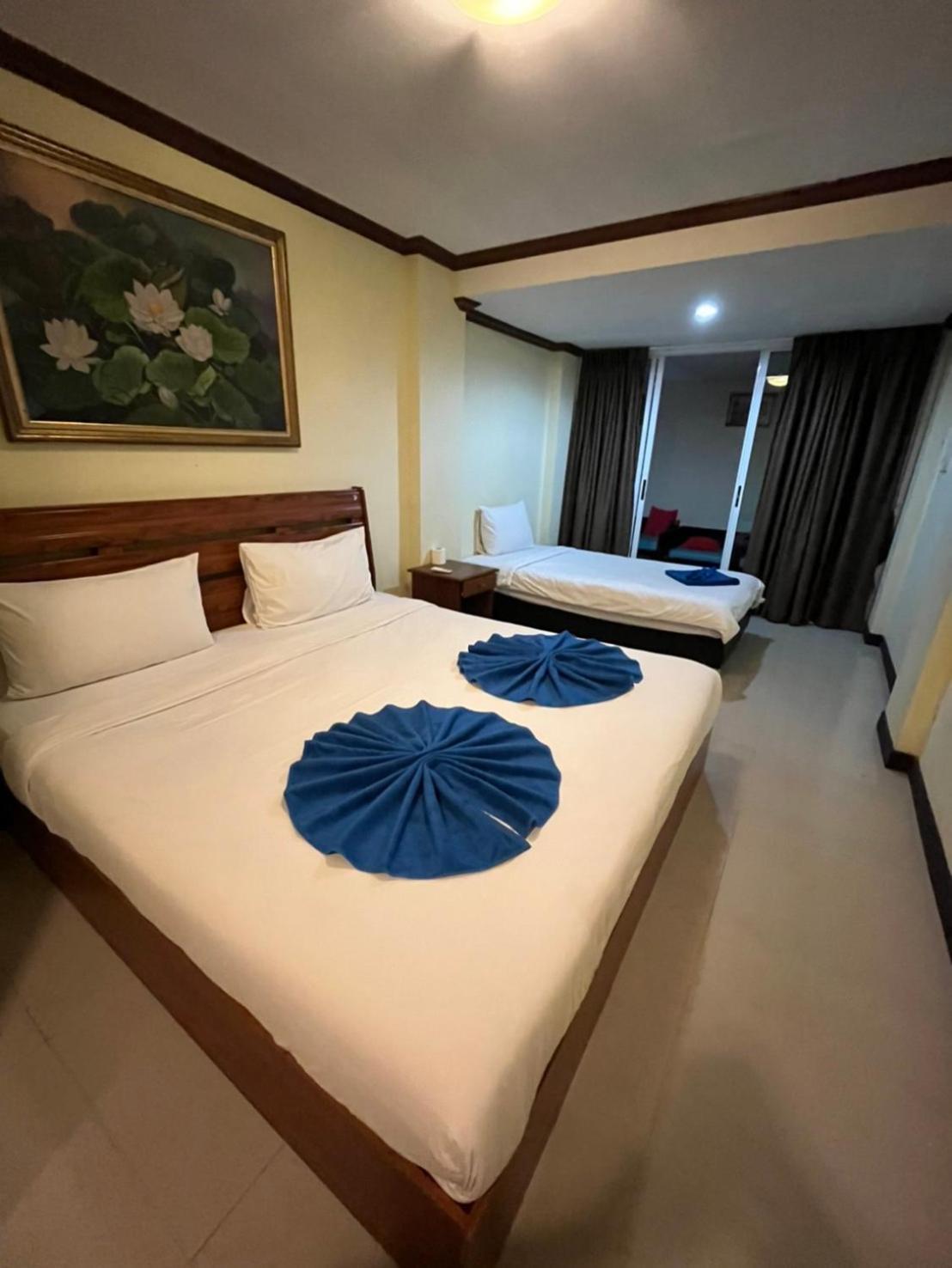 Blueskyhouse Patong Hotel Exterior foto