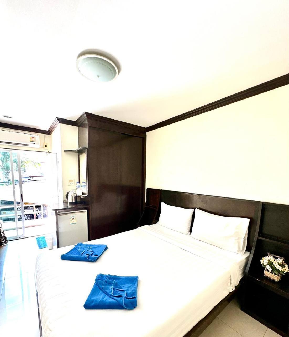Blueskyhouse Patong Hotel Exterior foto