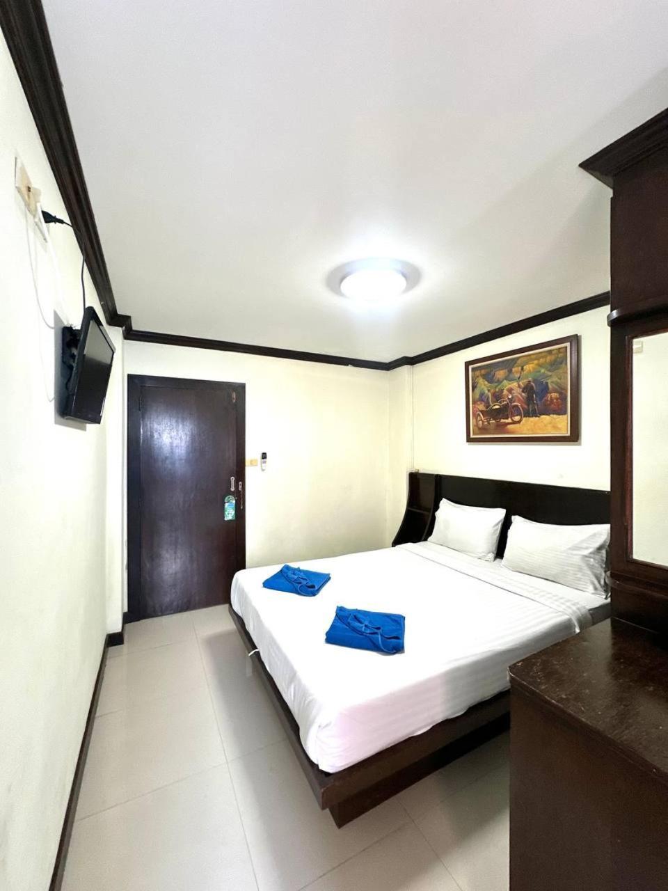 Blueskyhouse Patong Hotel Exterior foto