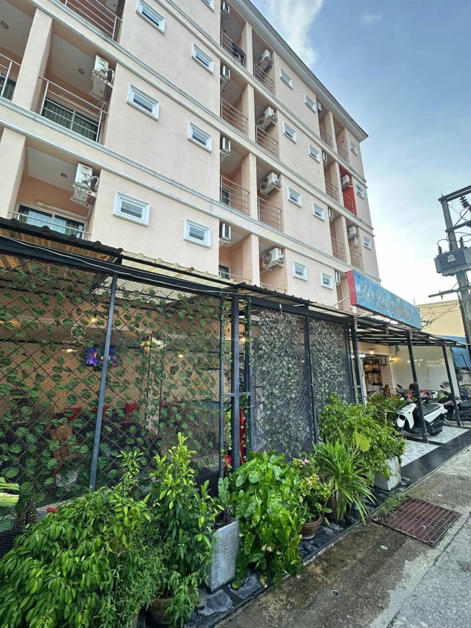 Blueskyhouse Patong Hotel Exterior foto