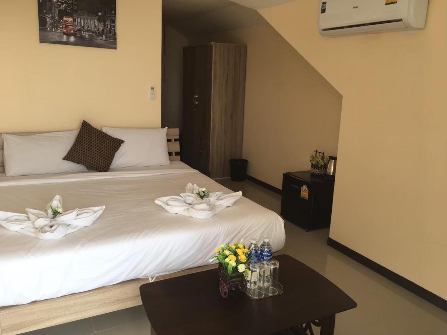 Blueskyhouse Patong Hotel Exterior foto